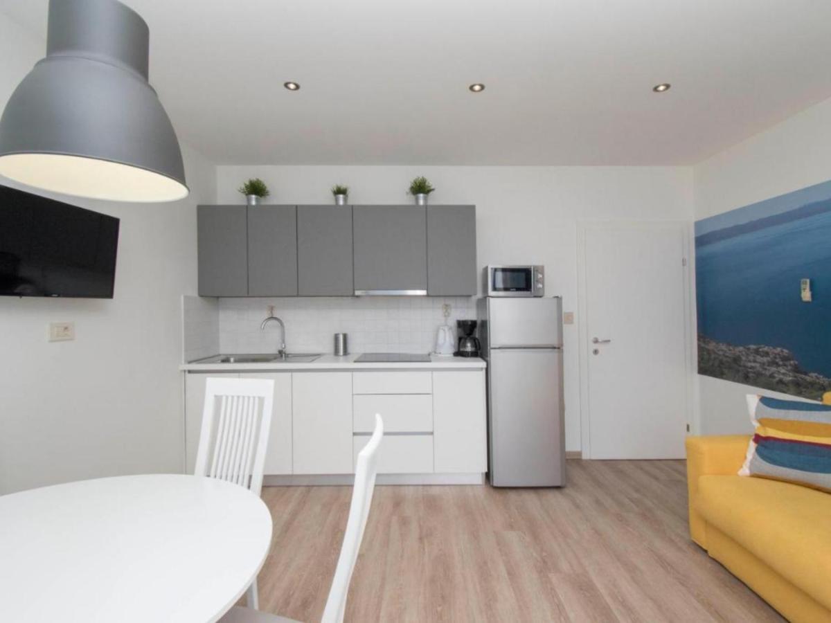 Apartments Antonio Тучепи Екстер'єр фото